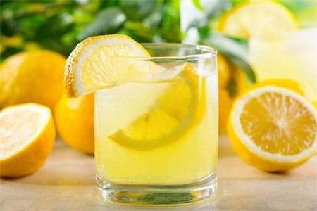柠檬水是酸性还是碱性 喝柠檬水有什么好处